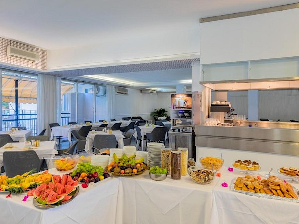 COLAZIONE E RISTORANTE