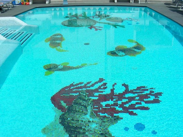 PISCINA E SOLARIUM