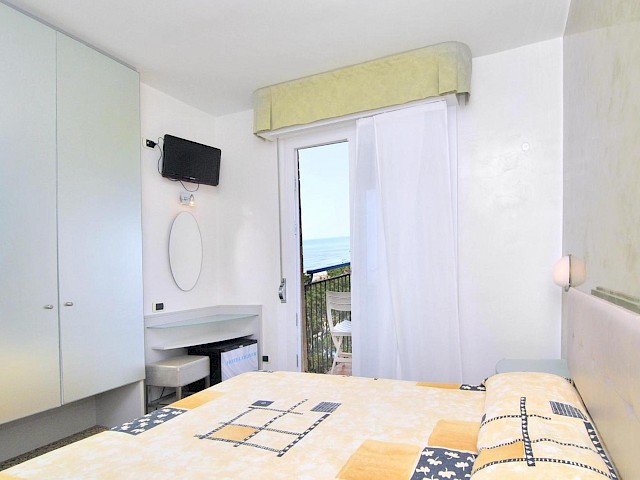Einzelzimmer mit Balkon